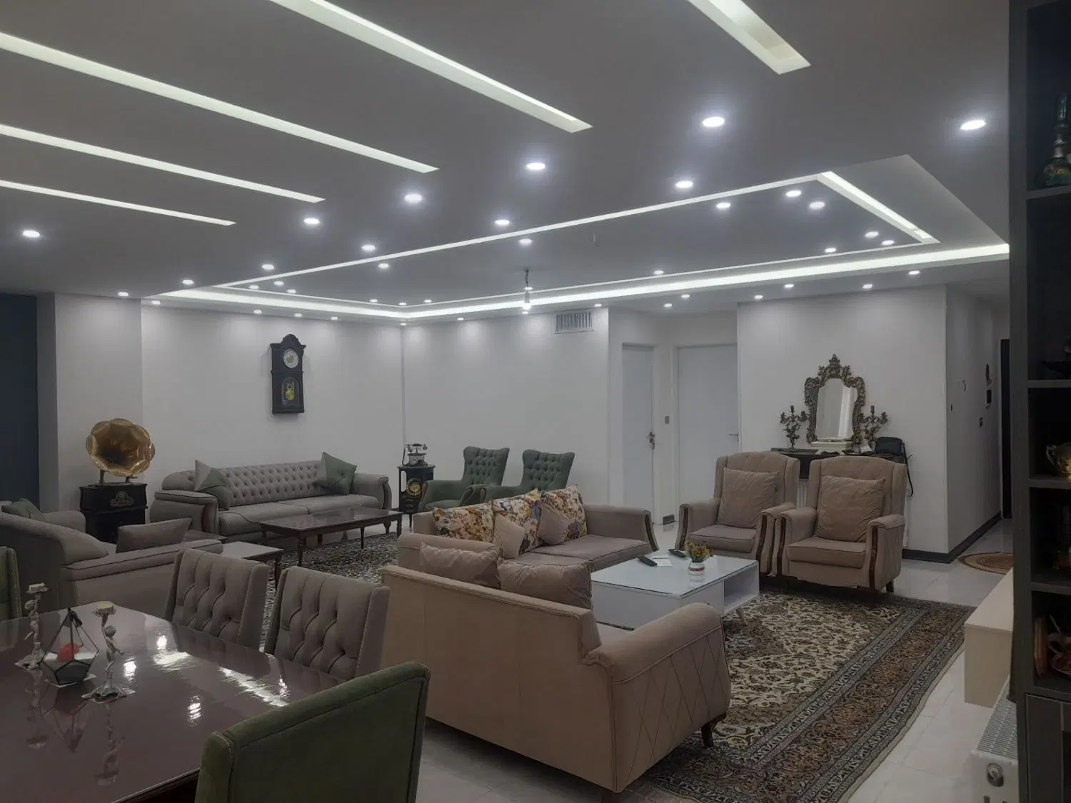 آپارتمان  ۱۵۵ متری خیابان فاخته مرکزی