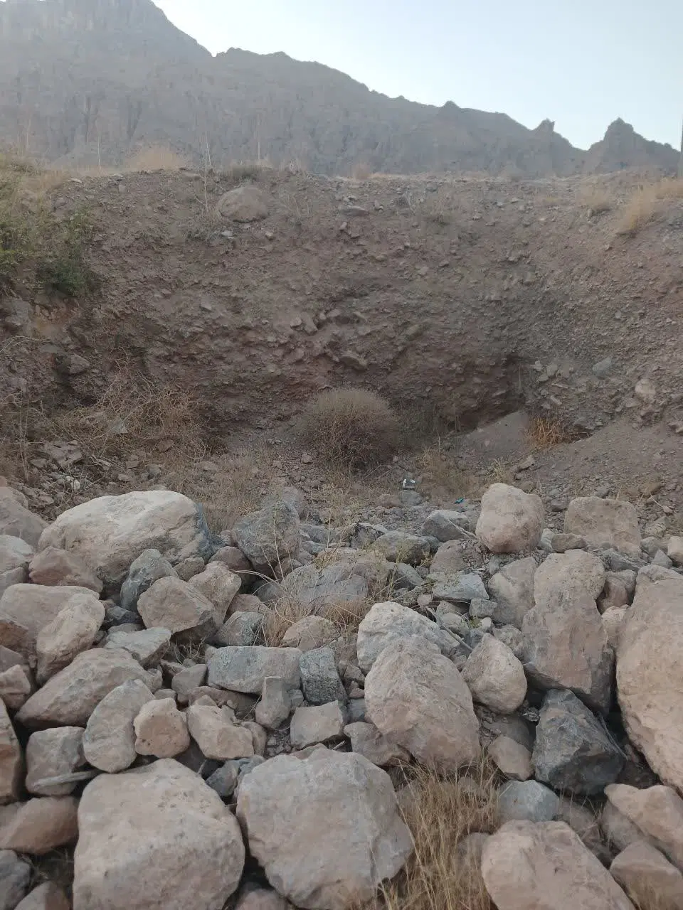 زمین با مجوز تجاری و مسکونی کنج کوه لب جاده