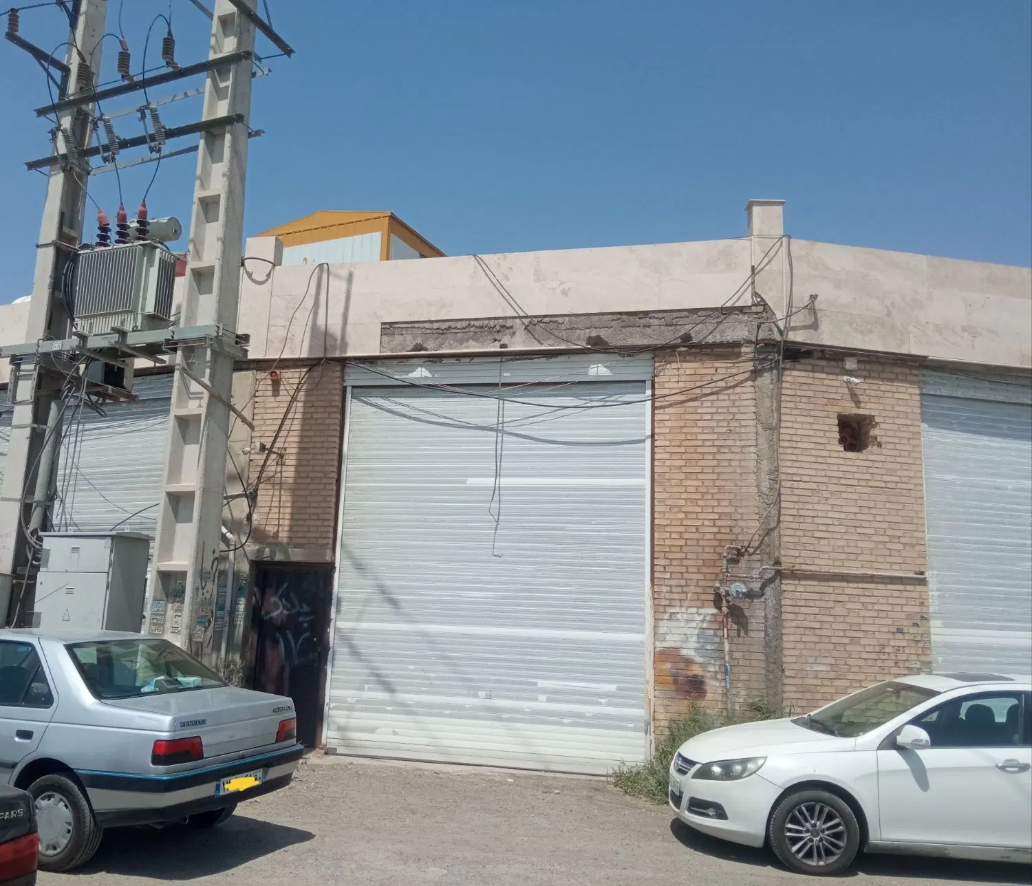باقرشهر شهرسنگ سوله 145متر بعلاوه 40مترتراس