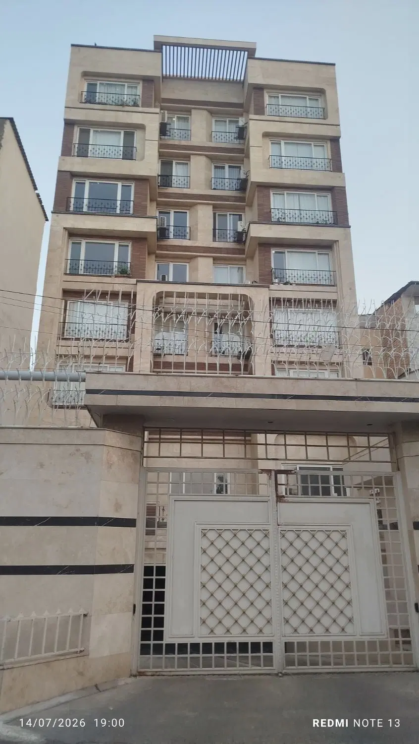 یک واحد آپارتمان بر دنش