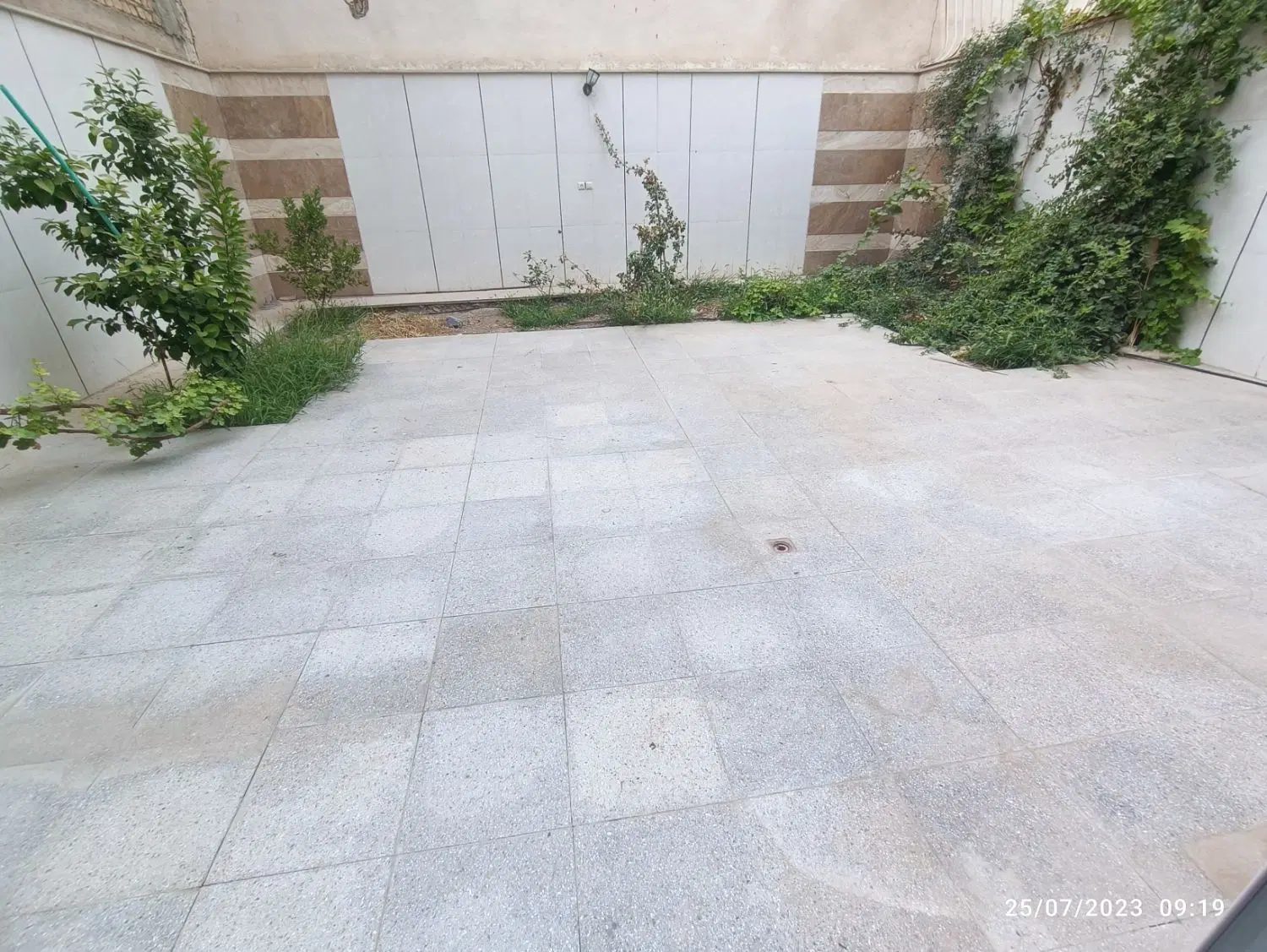 واحد 90 متری همکف 2 خوابه حیاط اختصاصی