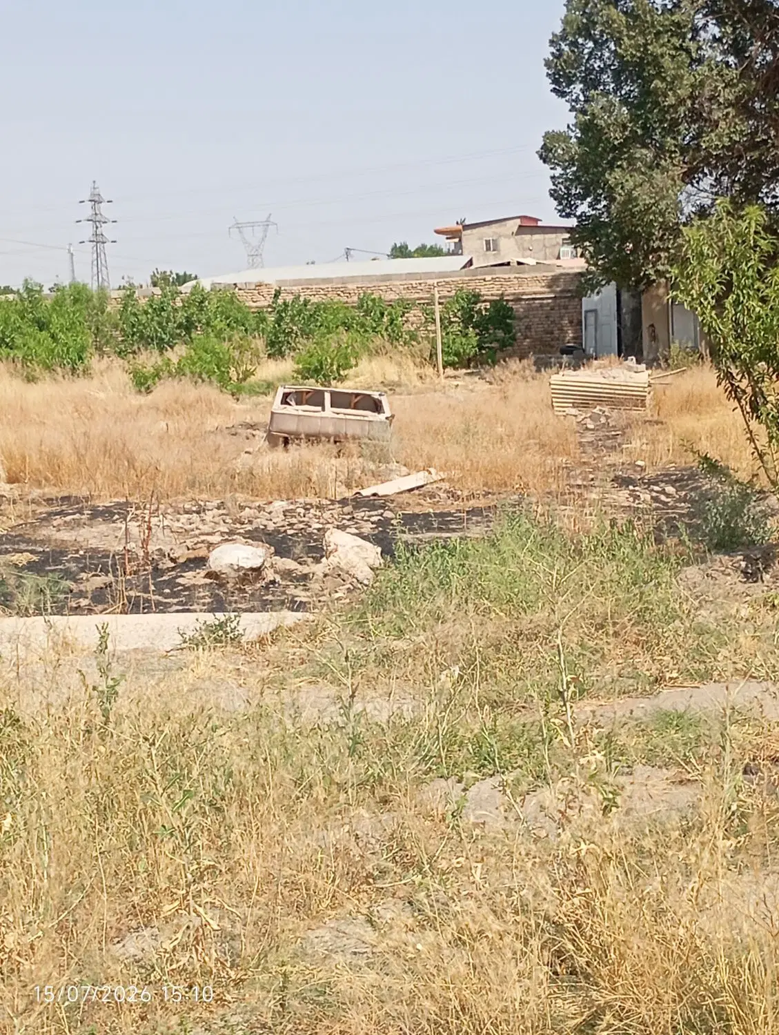 زمین فروشی