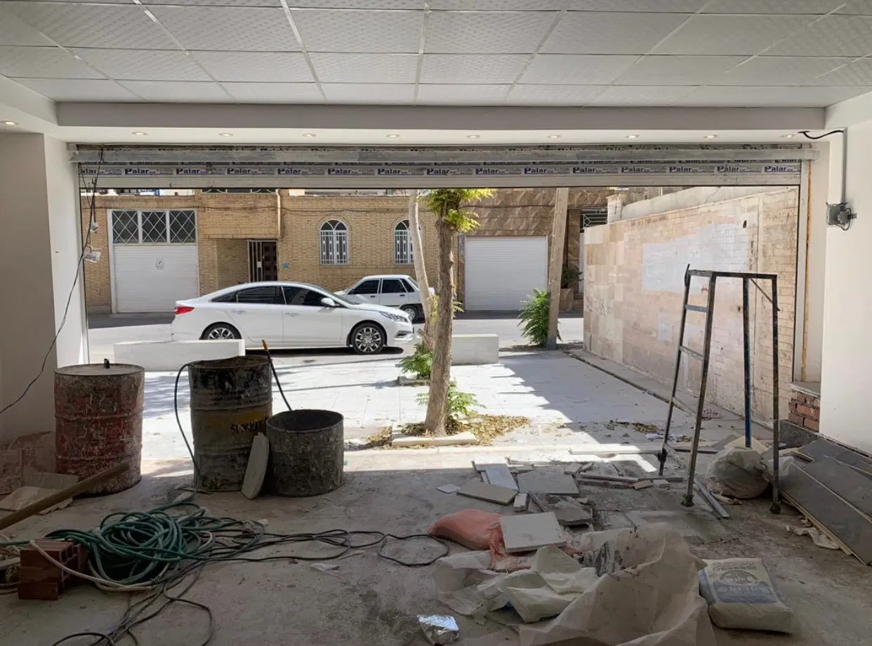 مغازه 100. متری شفا شش خیابان 20. متری.