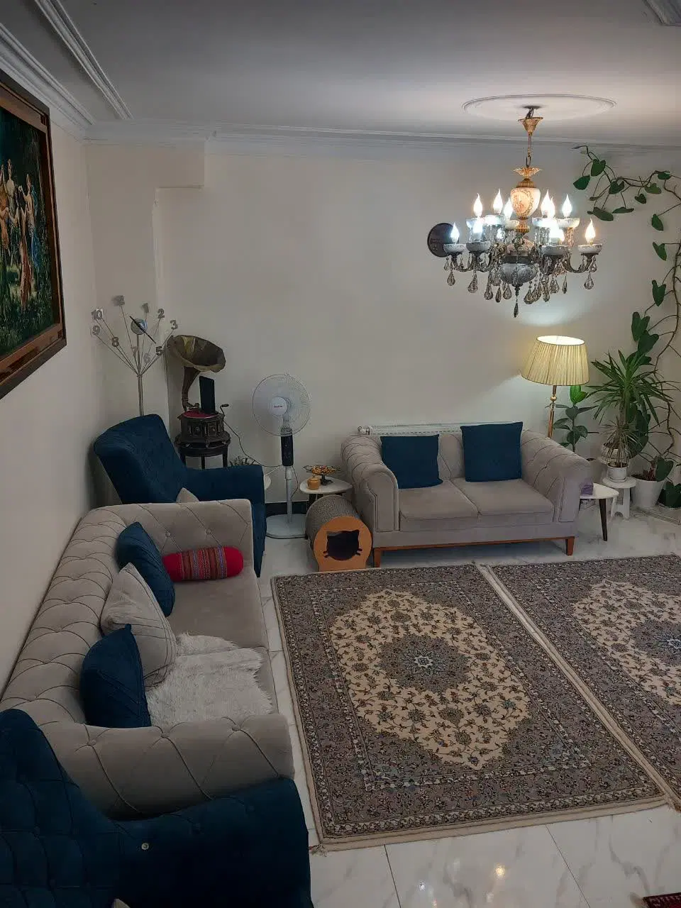 ۶۰متر دو خوابه _ با آسانسور _ تمییز