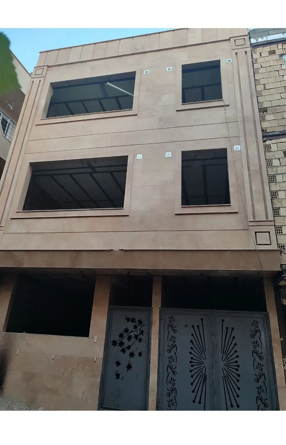 فروش سه طبقه مسکونی دوشان