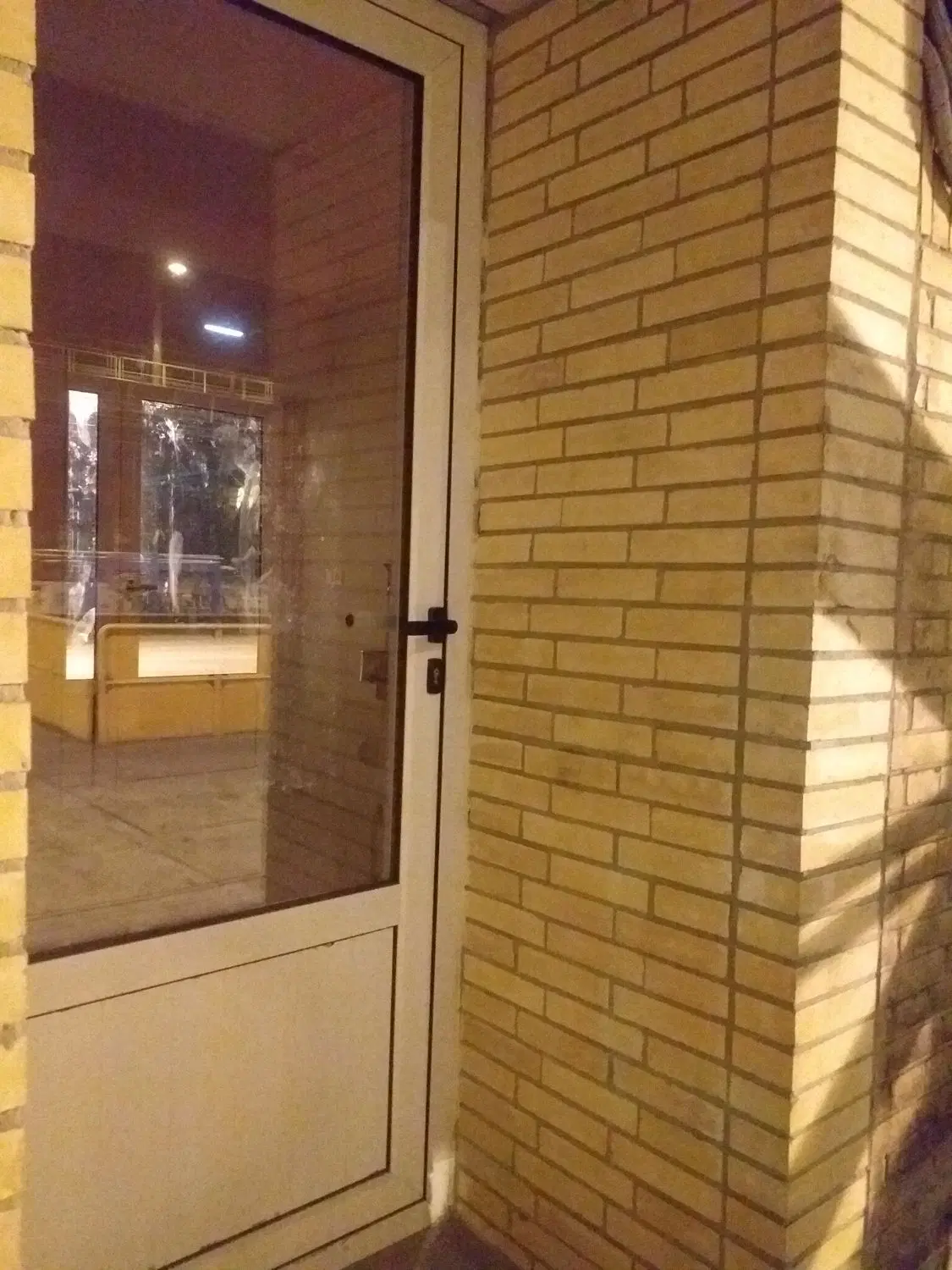 مغازه تجاری شهرک صنعتی تفت ۲