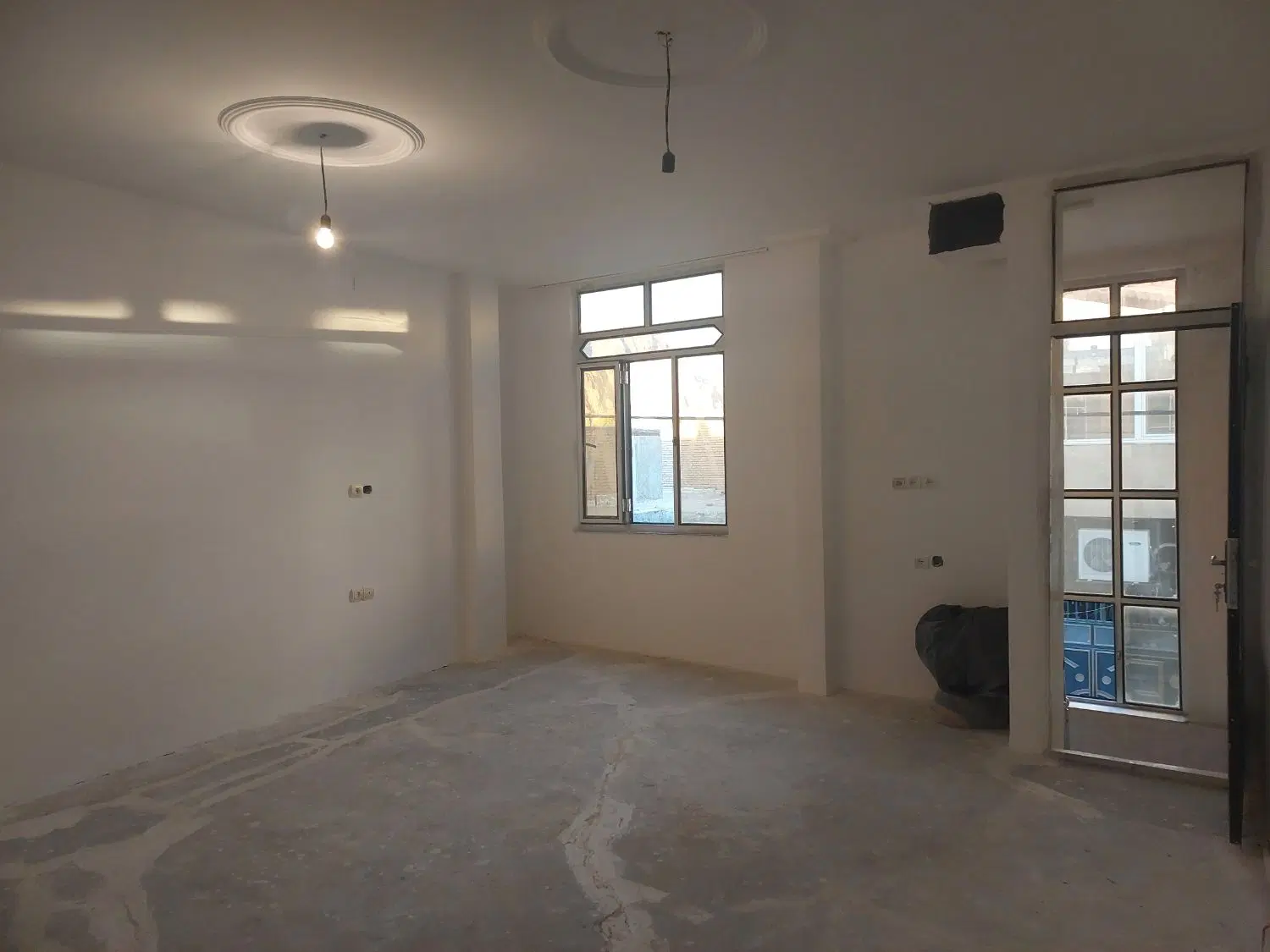خانه ویلایی 2طبقه بلوار طاقبستان  کوچه 134