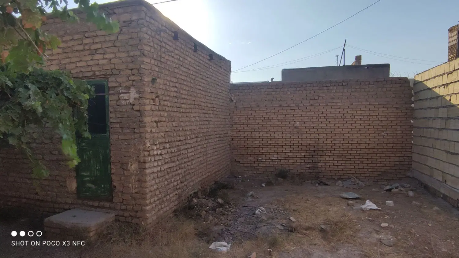 زمین داخل بافت