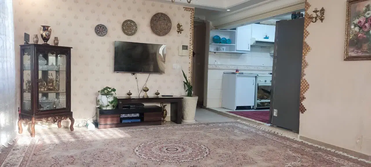 ۹۰ متری غرق نور