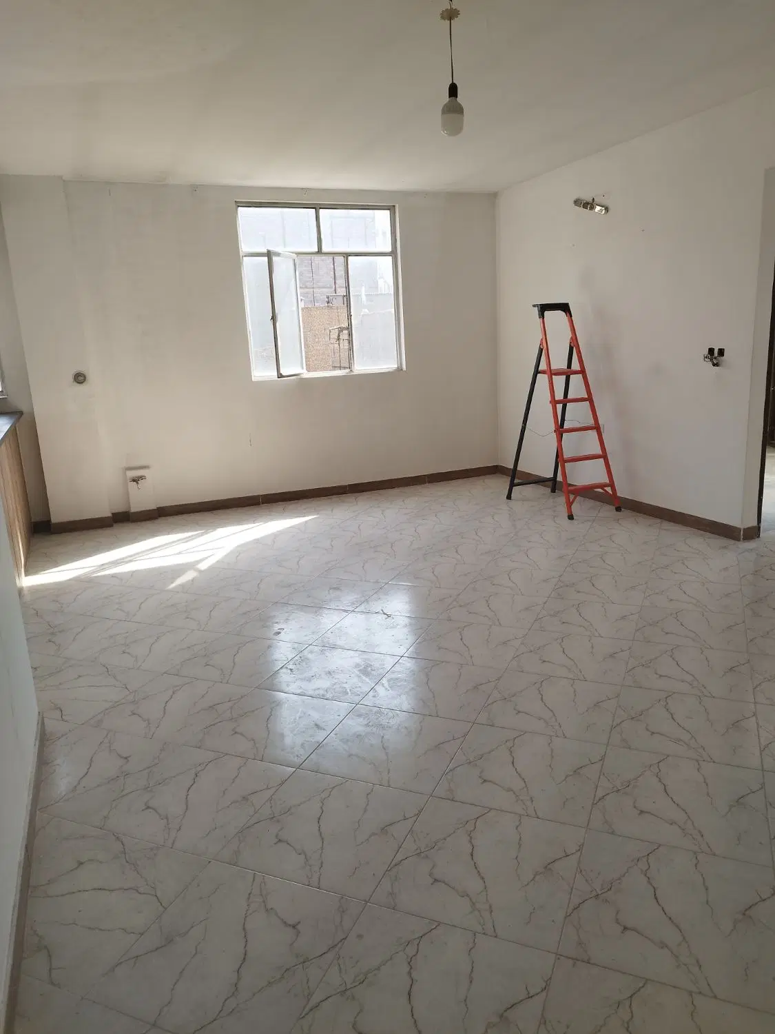 آپارتمان 90متری - دو خواب - نیلوفر،ستاره