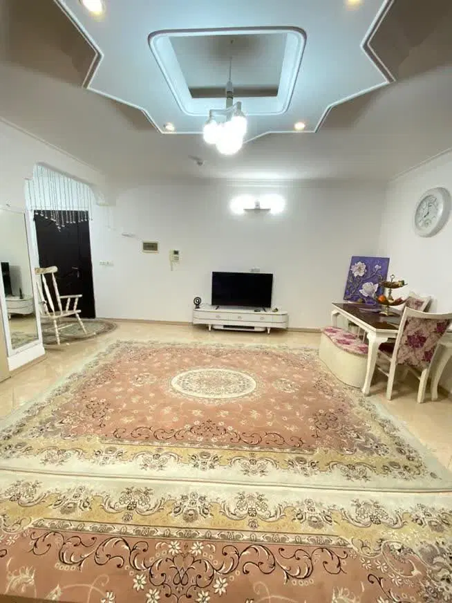 واحد ۸۷ متری لوکس در خیابان حجاب _ نور گیر مناسب