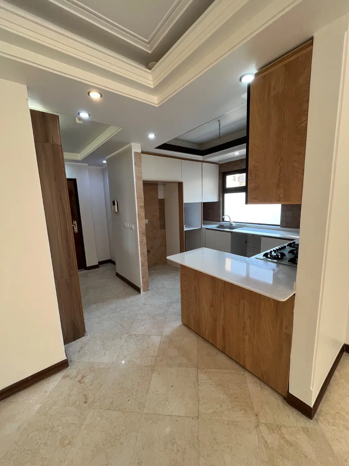 ۹۷ متر فول امکانات بسیار خوش نقشه