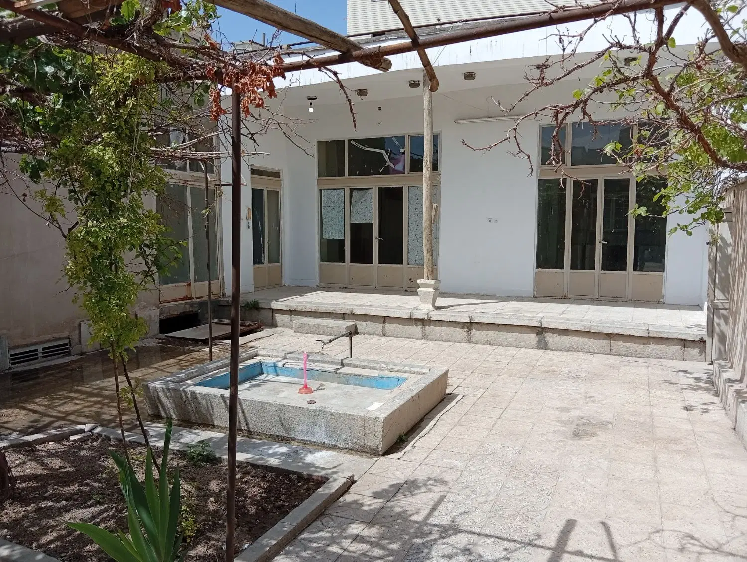 اجاره مسکونی برای انبار کارگاه