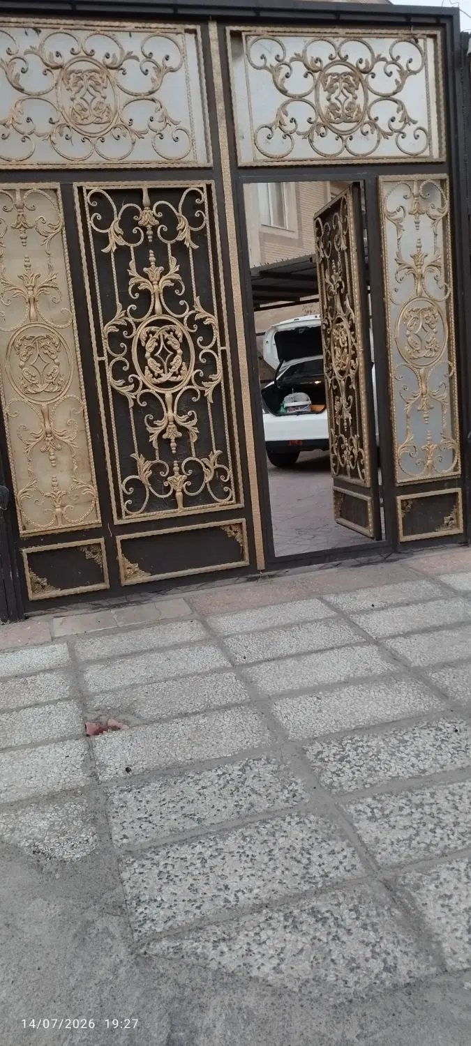 واحد۱۳۸متری، تخلیه