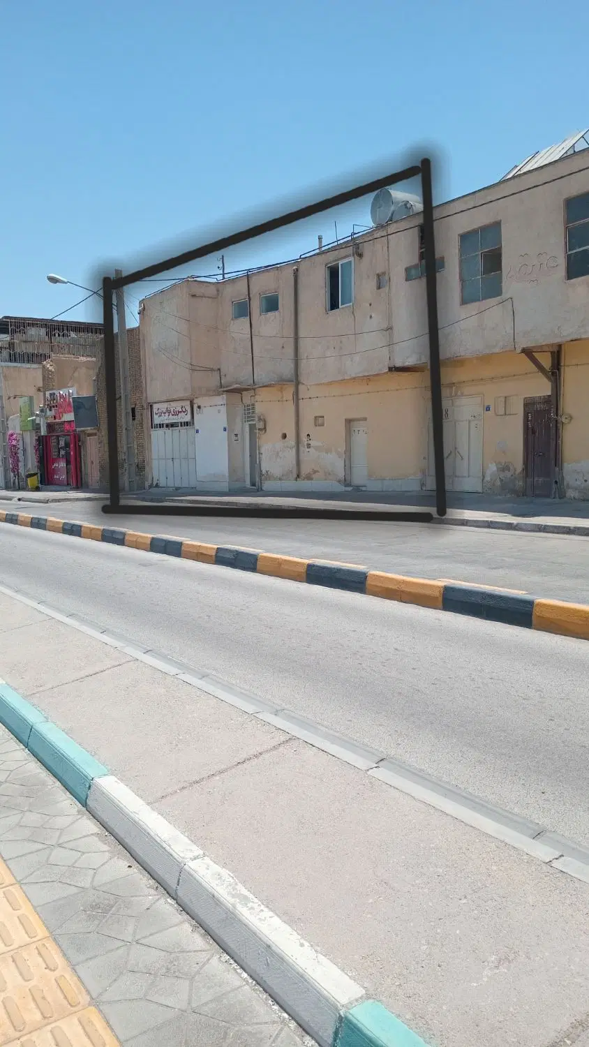 خانه کلنگی بر خیابان باهنر