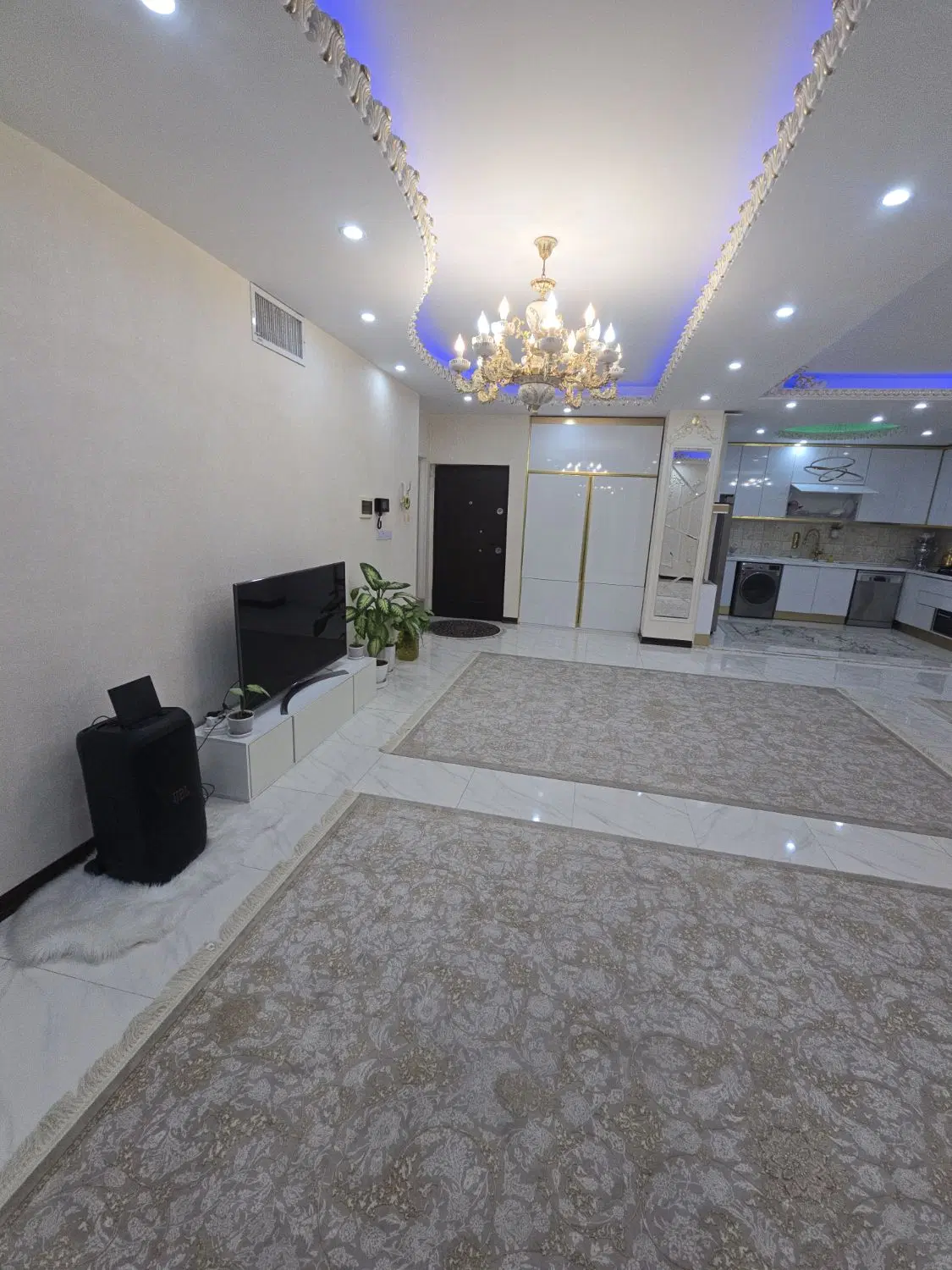 اپاترمان 142متری تک واحد فول امکانات