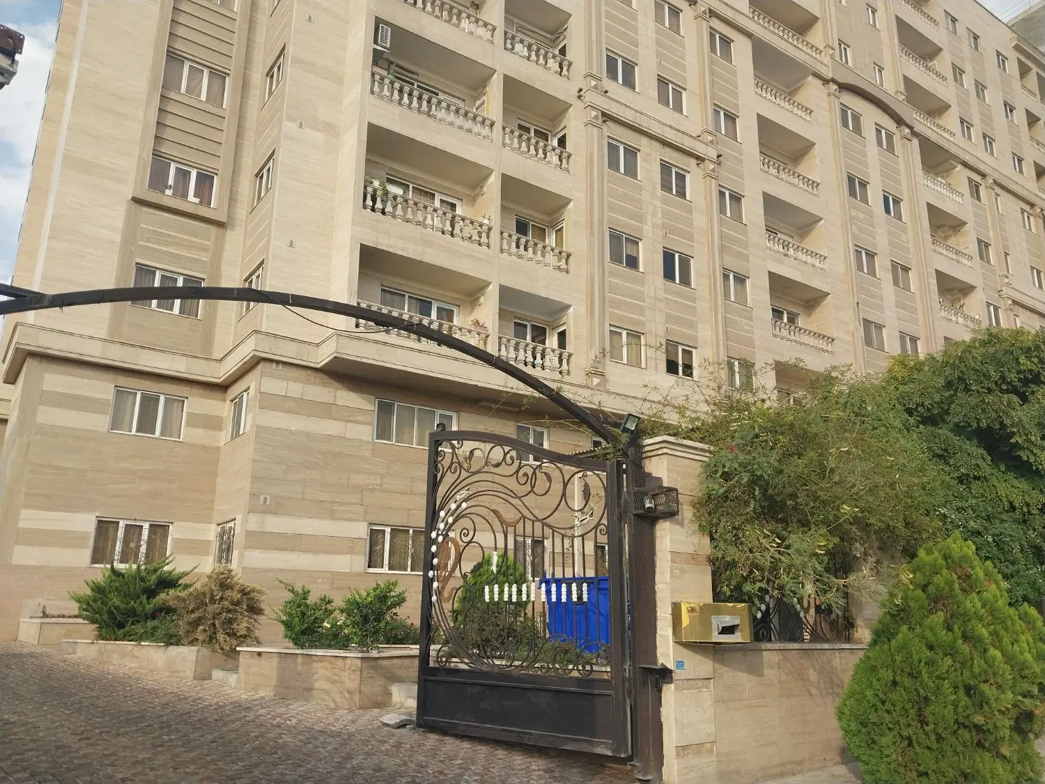 ۹۸متر_برج آفتاب اشرفی اصفهانی _۲خواب