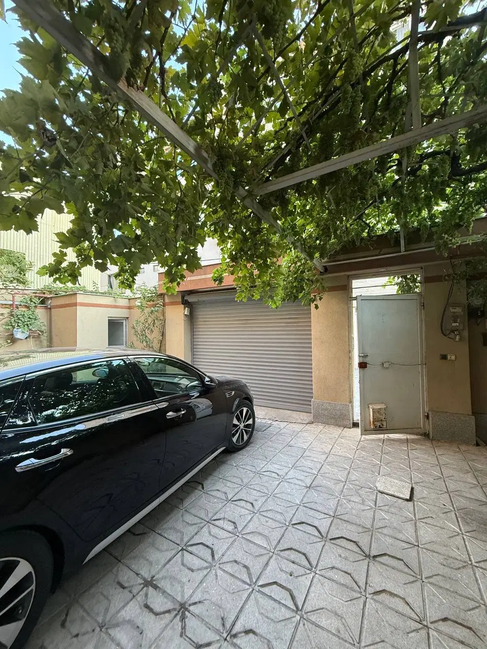 فروشی ویلایی دربست سه طبقه