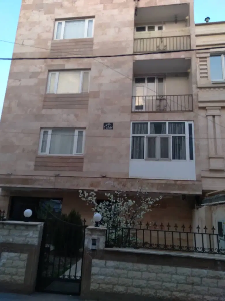 آپارتمان تک واحدی