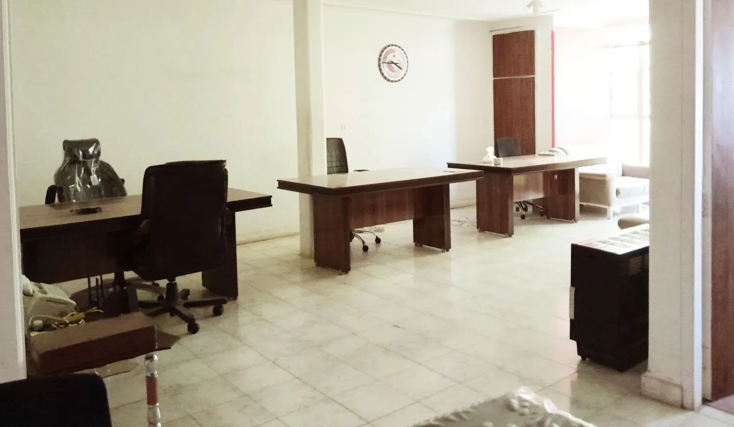 دفتر کار مشترک اشتراکی میز اختصاصی ترید فارکس