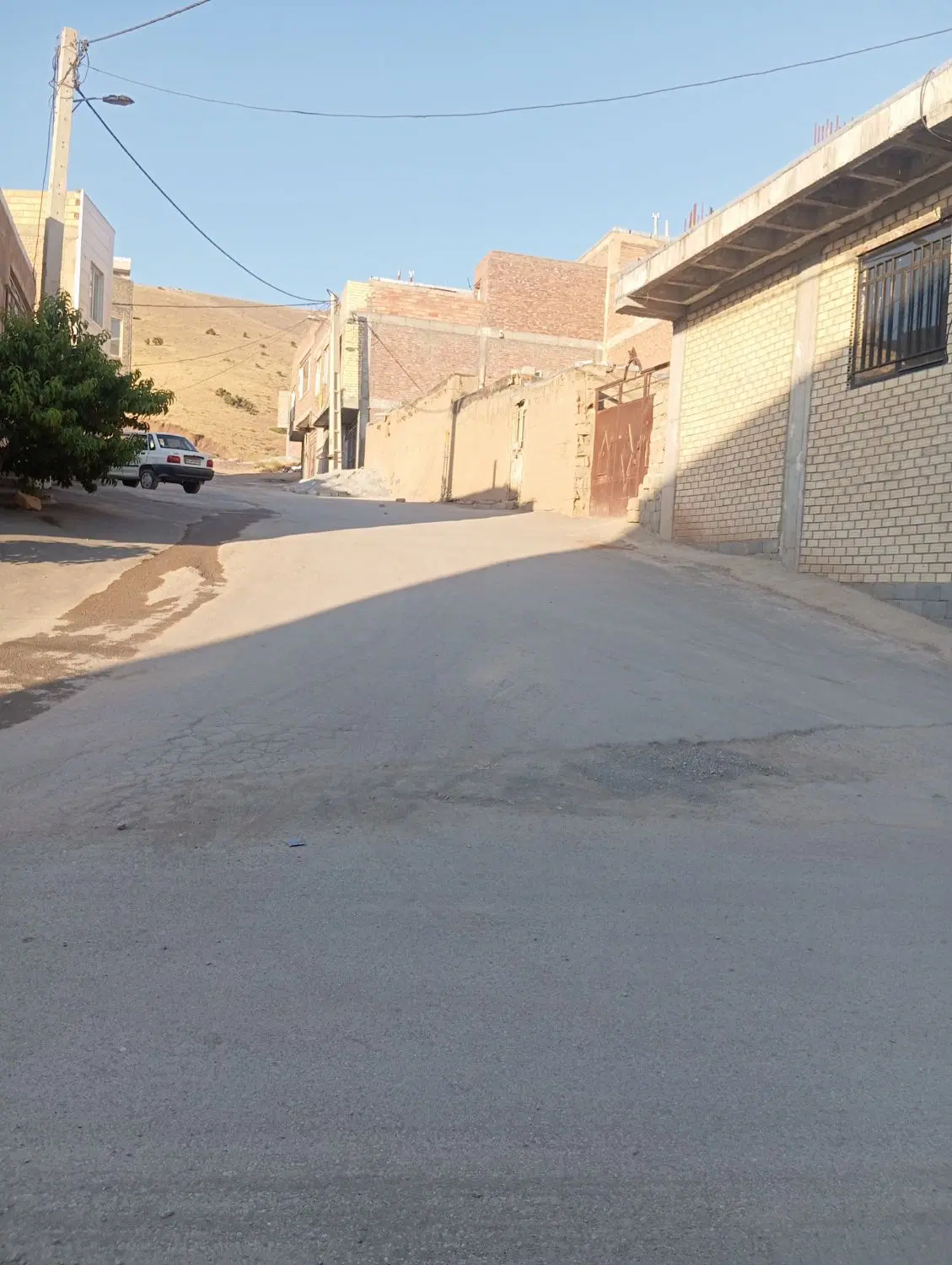 زمین طرف مدرسه