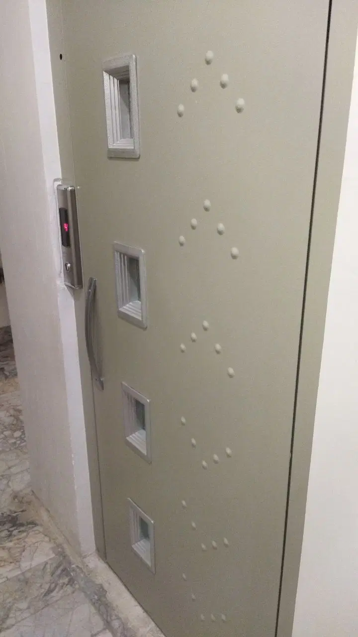 105 متری دو خوابه غرق نور سردونبش