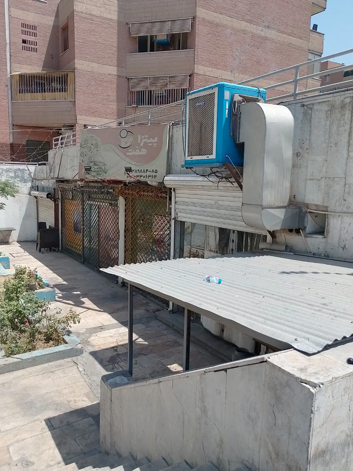 مغازه اجاره ای بر خیابان امام خمینی