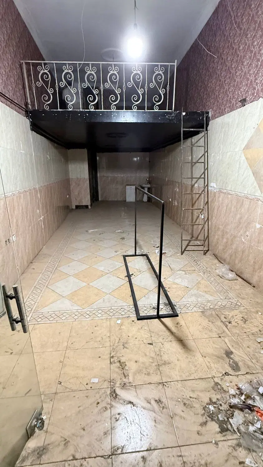 فروش مغازه بالکن دار