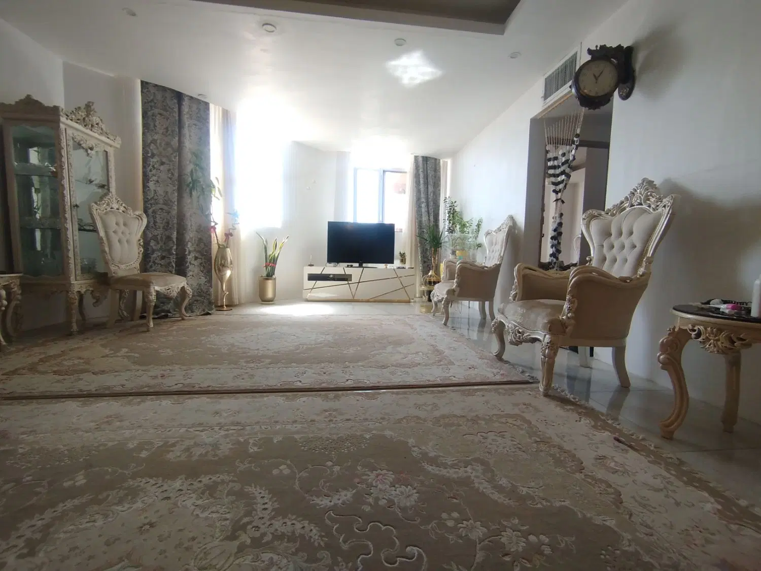 آپارتمان ۱۰۰ متری شاخه اصلی