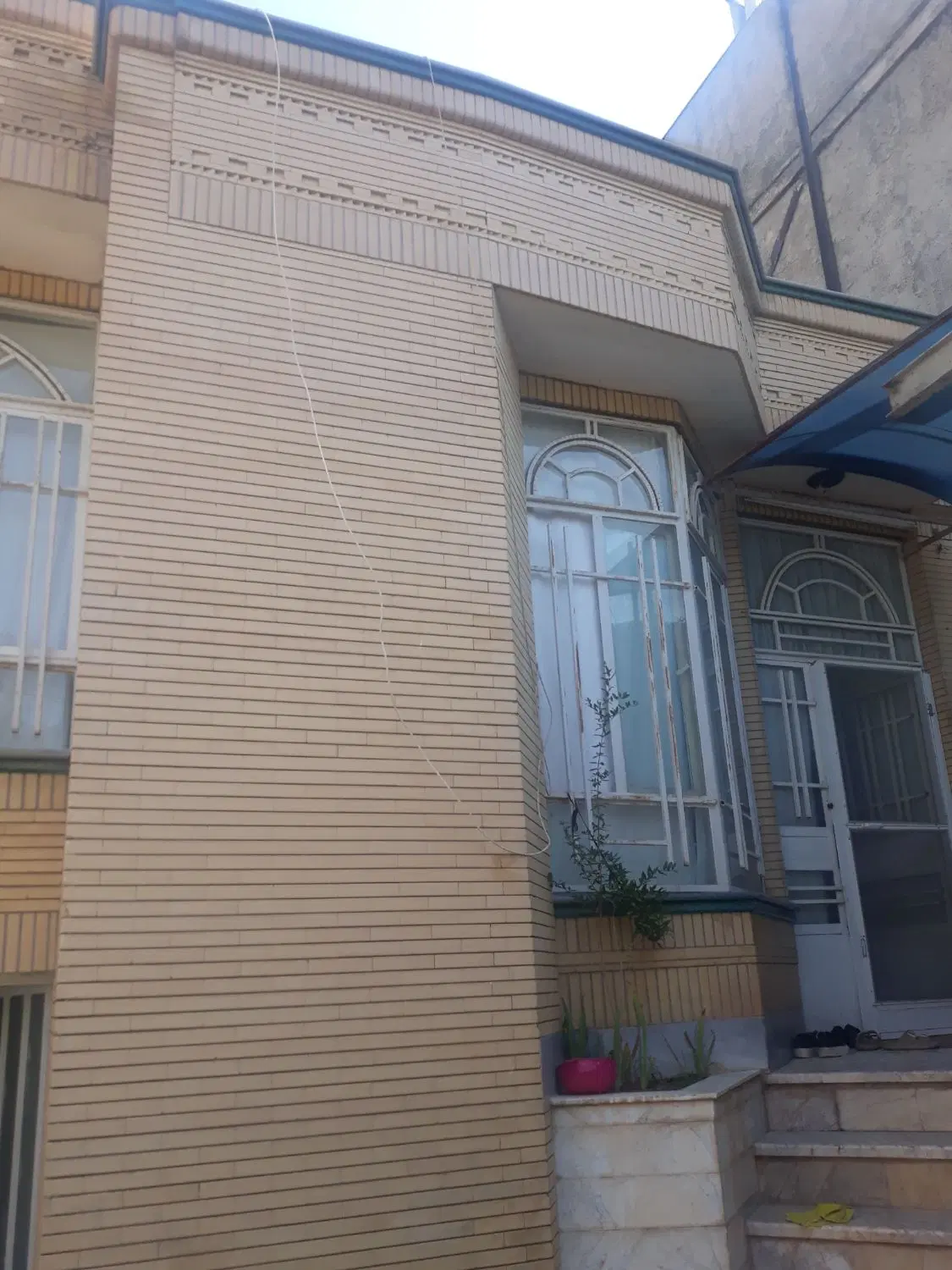 خانه ویلایی خیابان رازی