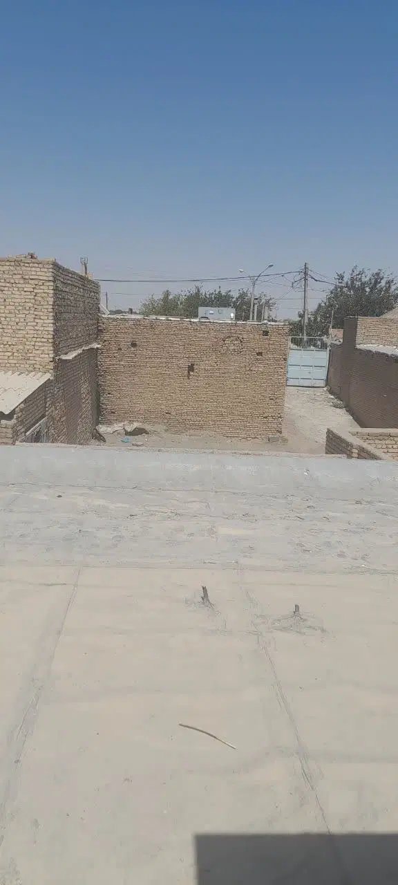 ۳۰۰ متر تجاری