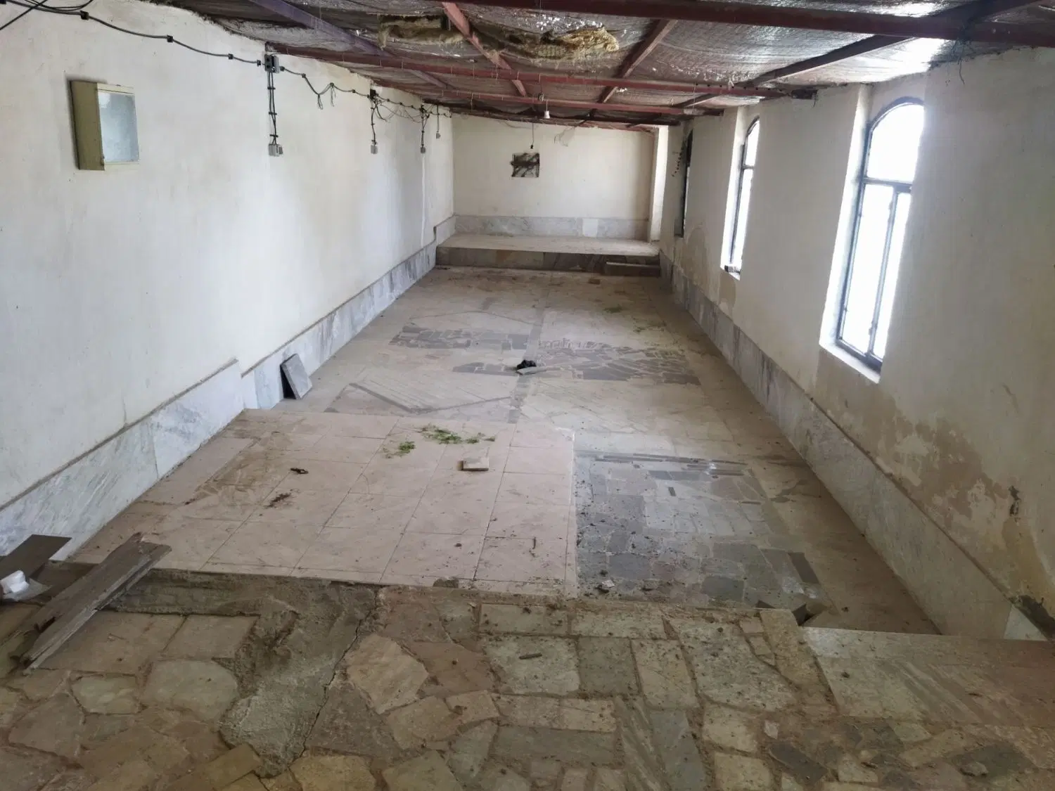 اجاره سالن ۱۲۰ متری با نگهبانی
