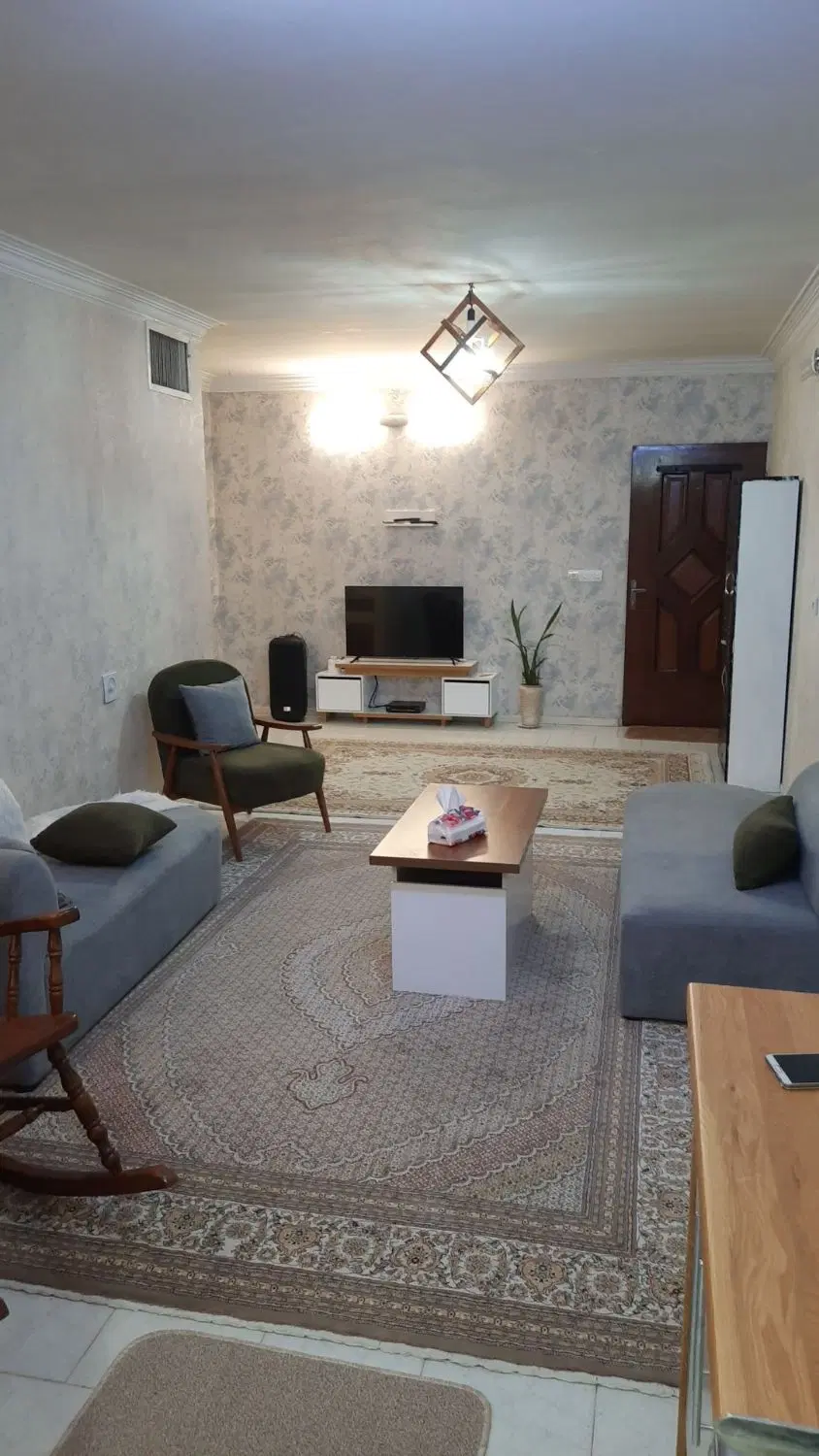 واحد ۵۰ متری با پارکینگ و انباری خوش نقشه