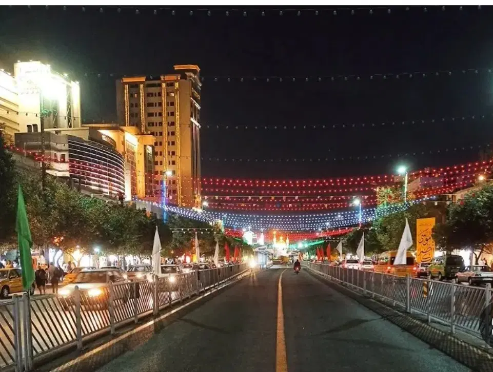 ۱۰۰ متر تجاری