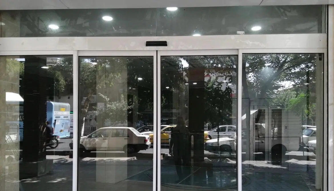 فروش مجتمع تجاری بر خیابان باغملی