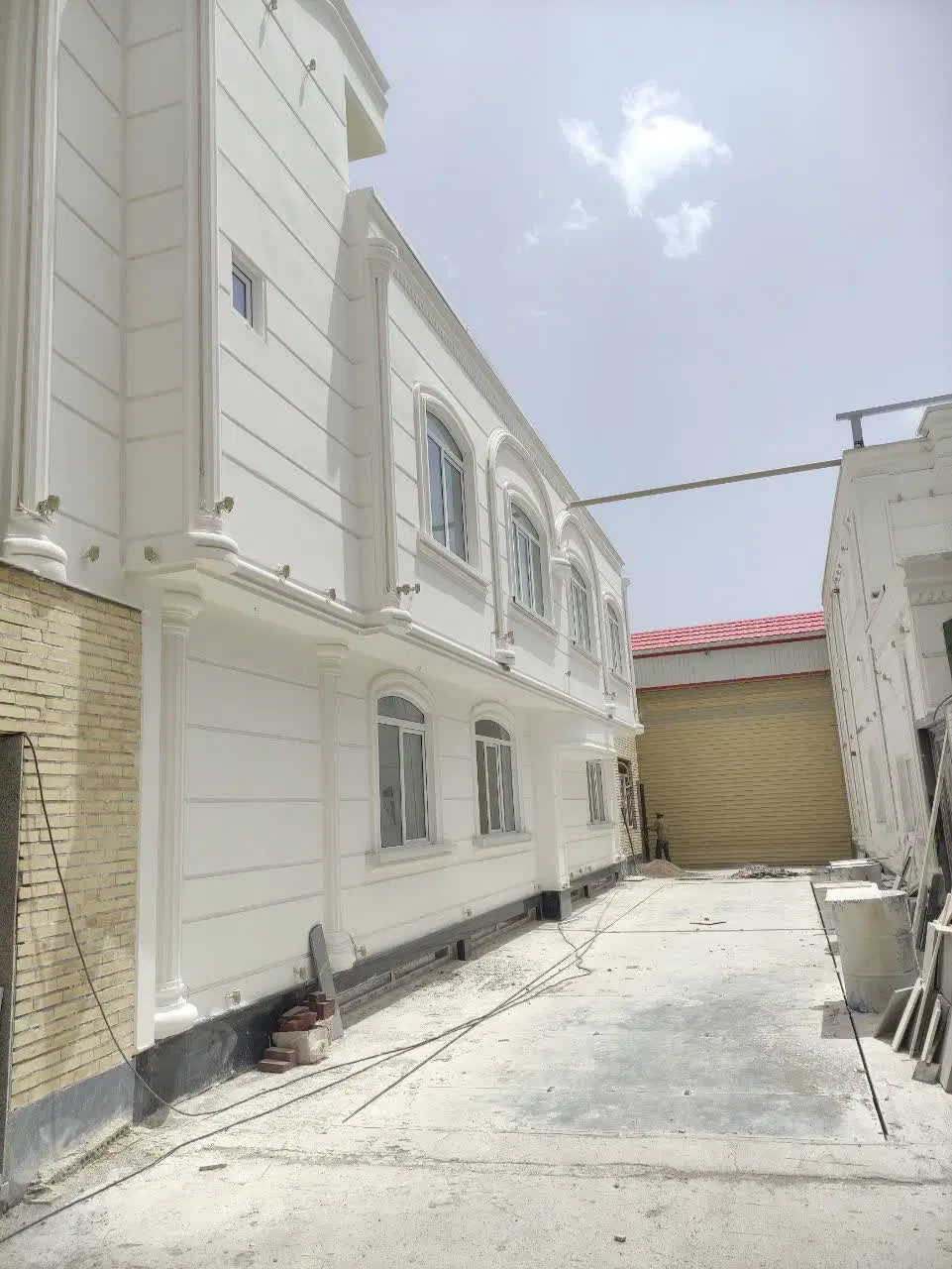۴۰ متر خانه ۲ طبقه حیاط دار