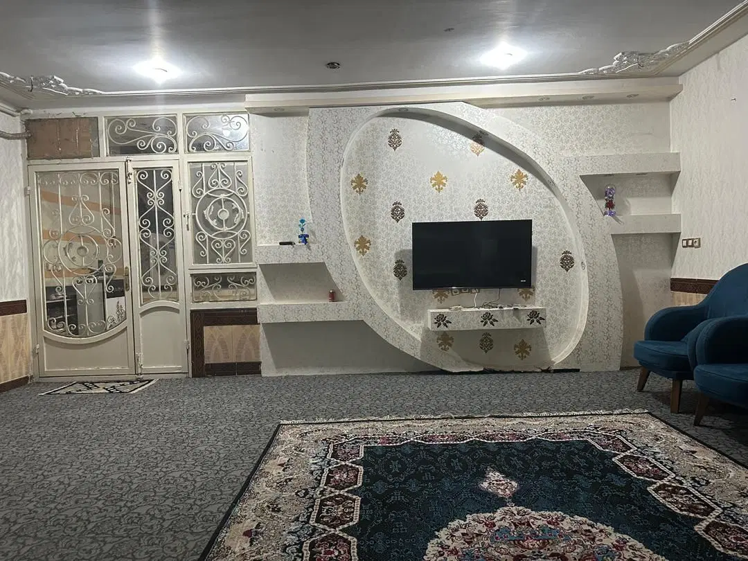 لکس پایین کوی نیایش
