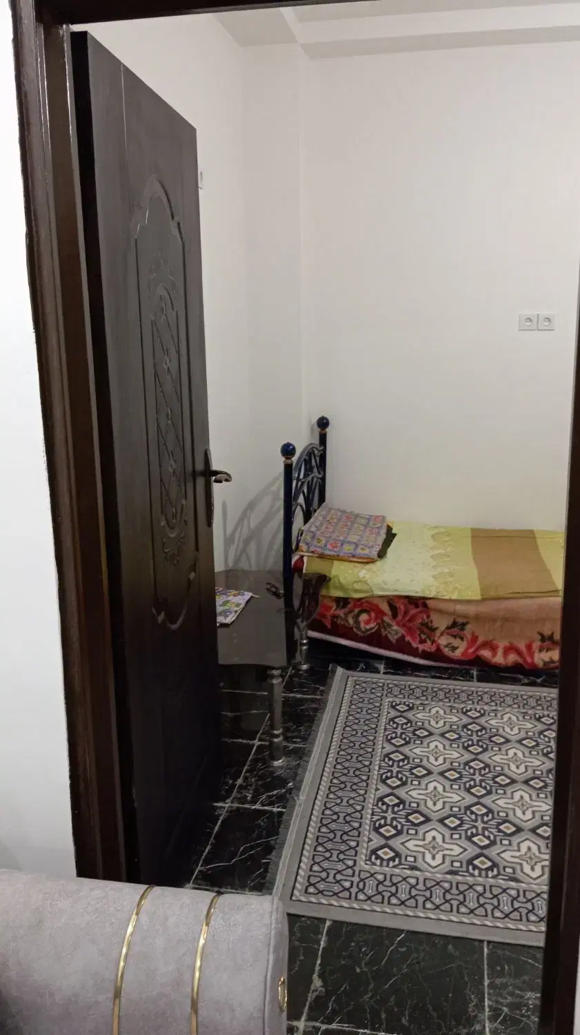 واحد تک خواب همکف