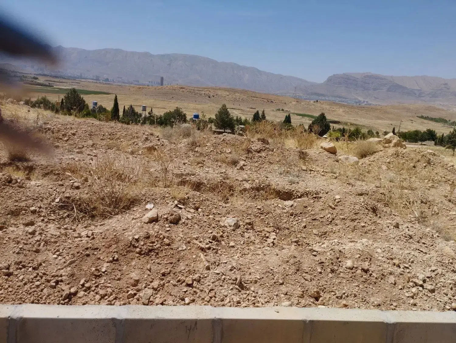 زمین دانشگاه علوم پزشکی