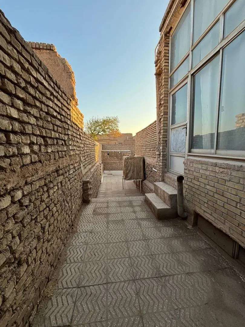 خانه حیاط دار۱۲۴ متری نزدیک بازار و مسجد جامع