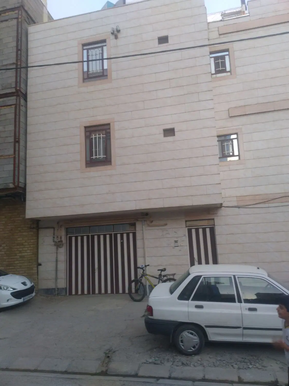 فروش آپارتمان در بروجرد  خیابان  تختی