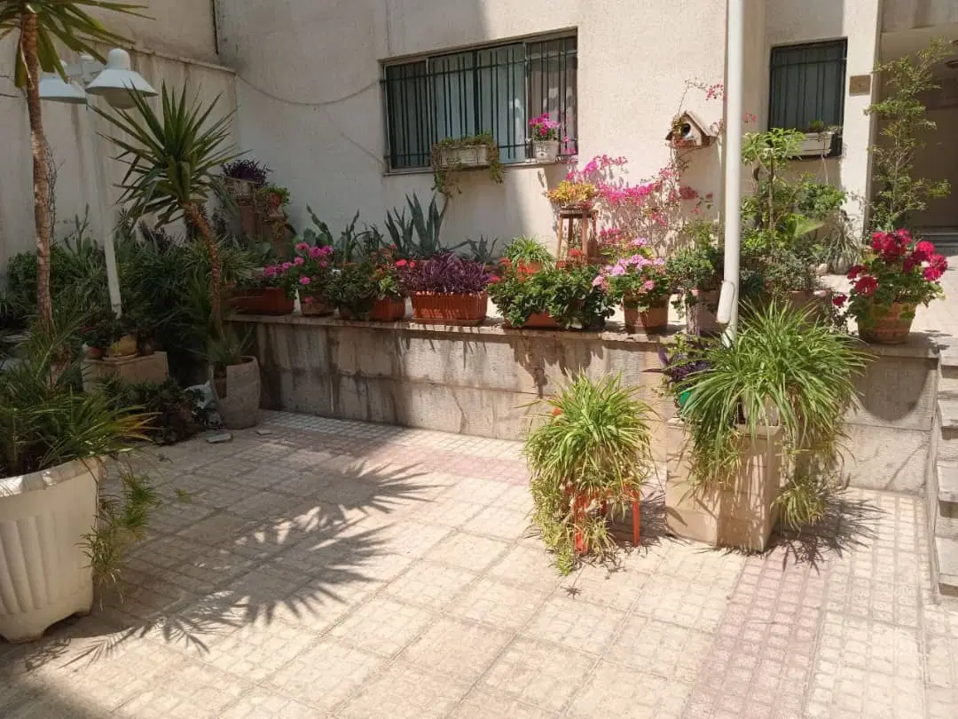 آپارتمان ۱۰۵ متری دارای پارکینگ و انباری