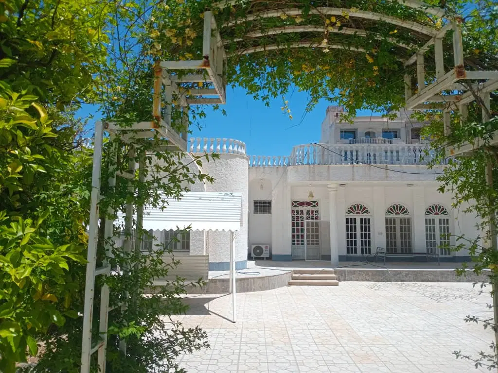 ویلایی ۳۰۰متری ۴۰۰زیربنا دربست مستقل تخلیه