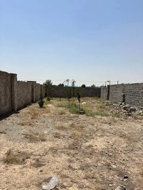 زمین چهاردیواری
