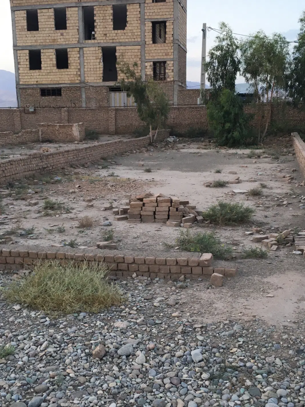 زمین قواره۲۱۲ متری حسین آباد