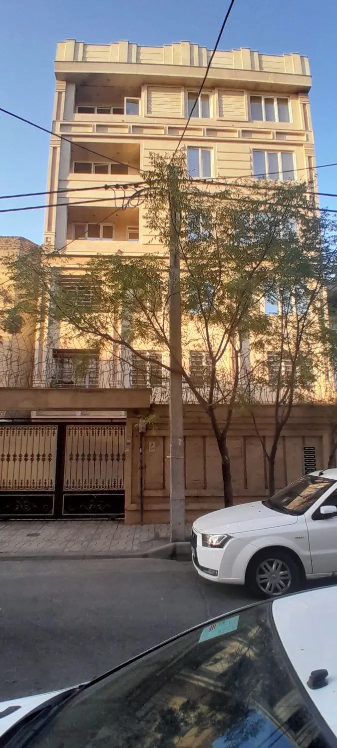 ۶۷ متر