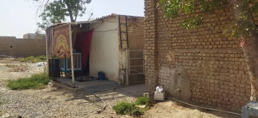 2سالن ۱۲۰متر یک خانه 2اتاق  و آشپزخانه برق تک فاز