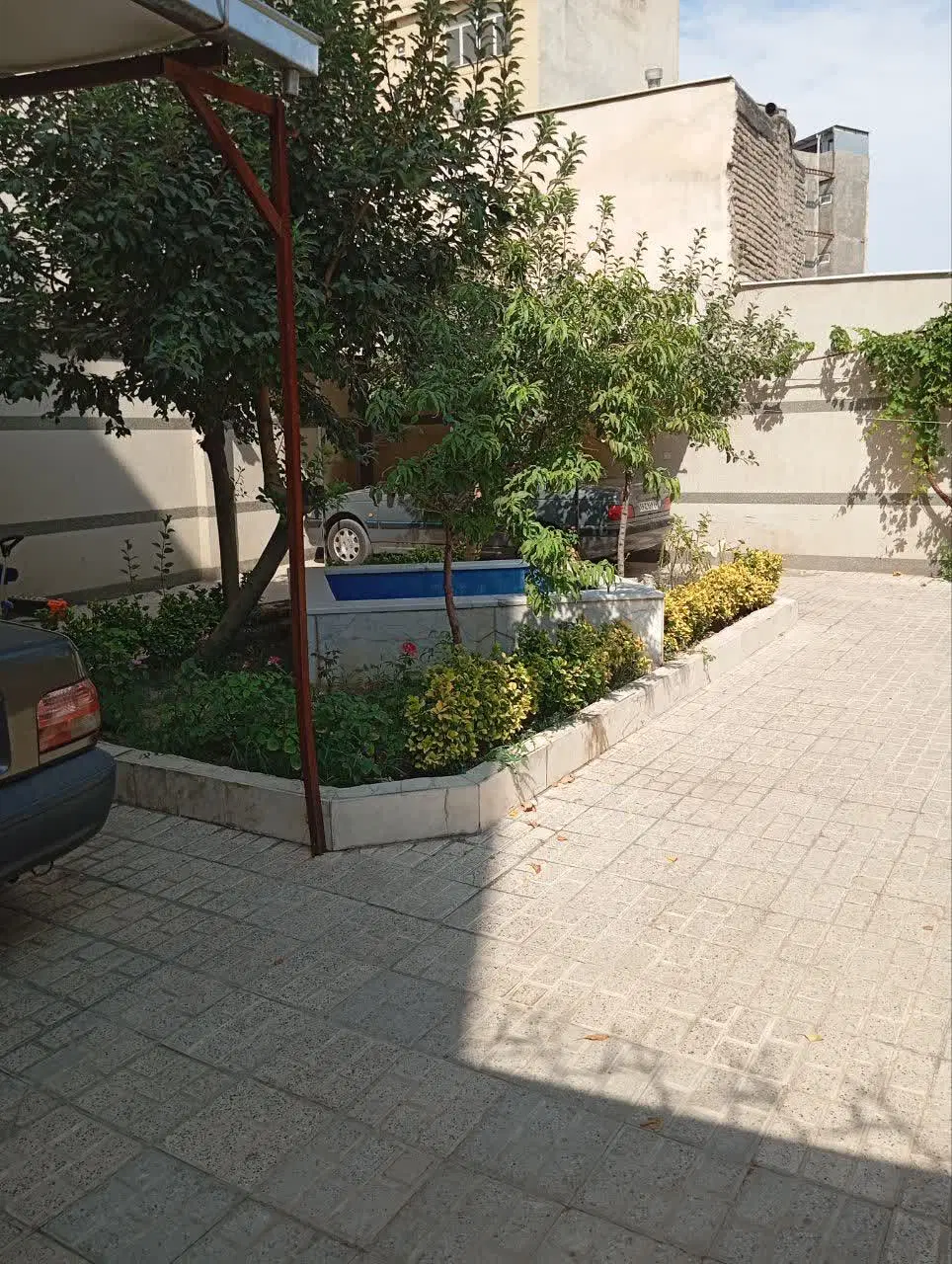 فروش خانه ویلایی۳۱۵متری باحیاط دلباز،خ امام خمینی