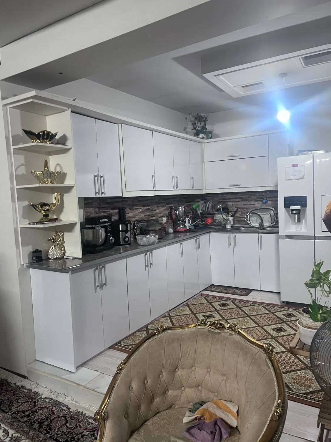 85 متری پارکینگ اختصاصی