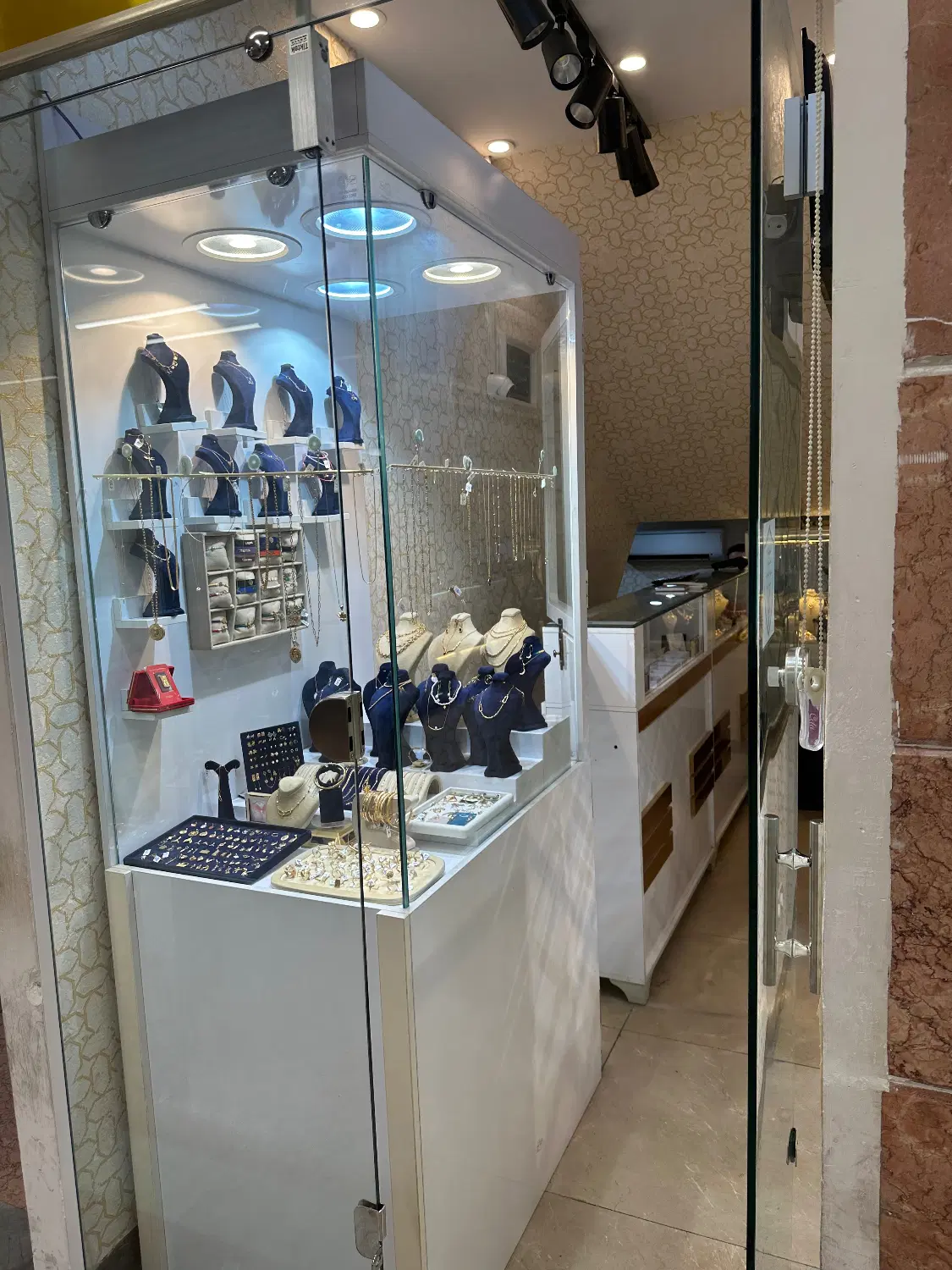مغازه طلا فروشی